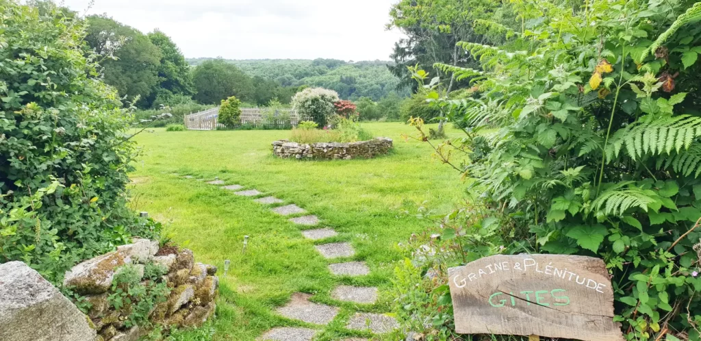 Vue du parc ouvert et espaces verts du domaine