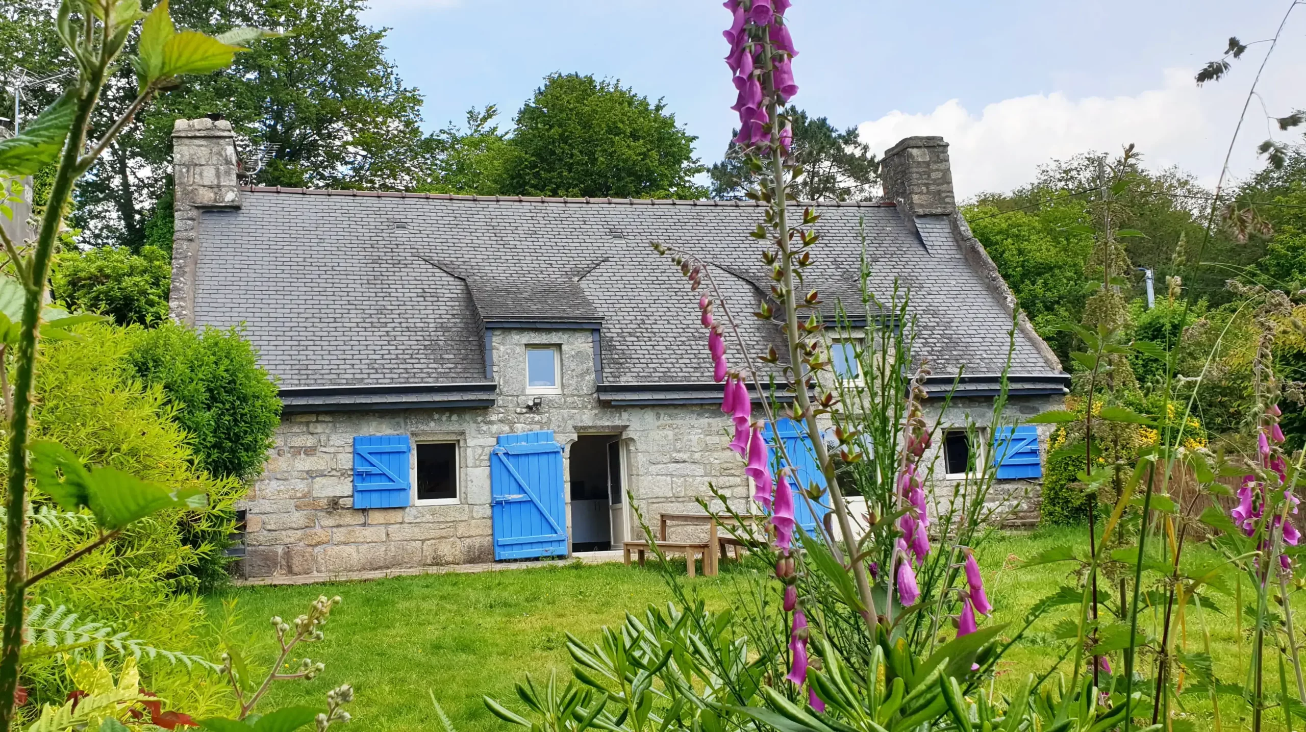 Façade en pierre du Gîte Balafenn à Quistinic, une location de charme pour 8 personnes dans le Morbihan